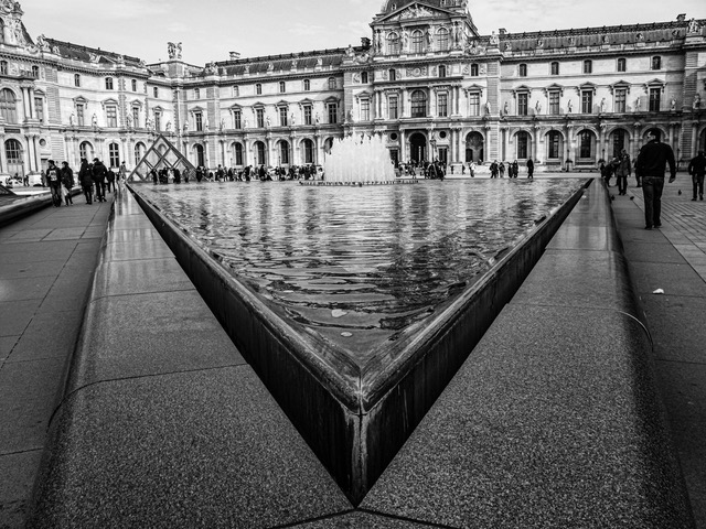 Louvre corner